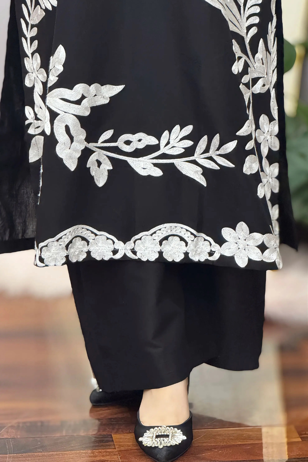 Mira Embroidered 2-Piece