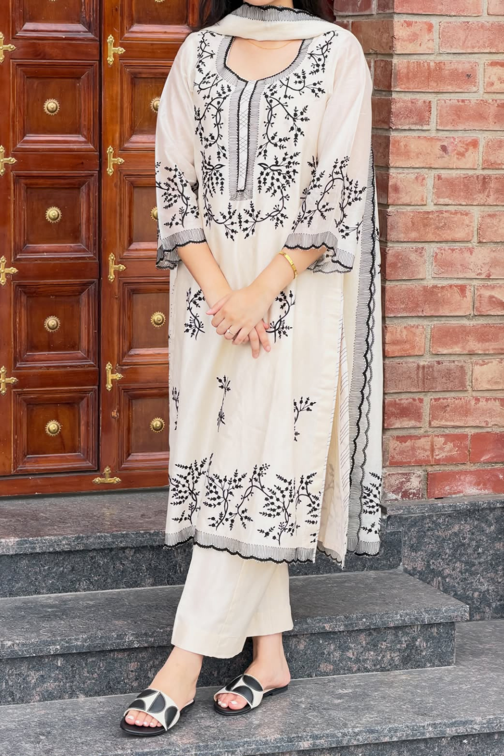 Noira | Embroidered 3-Piece