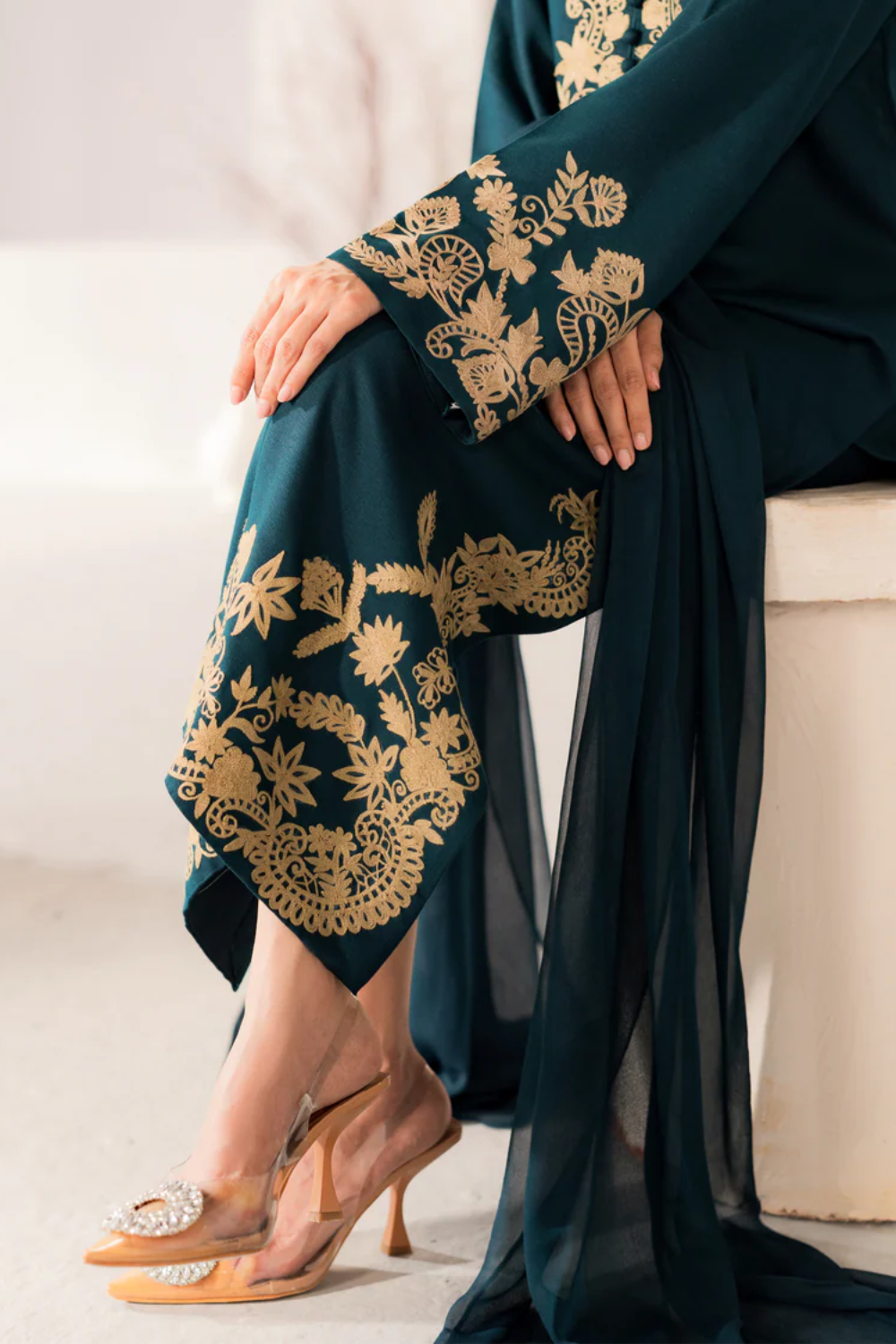 Falak | Embroidered 2-Piece