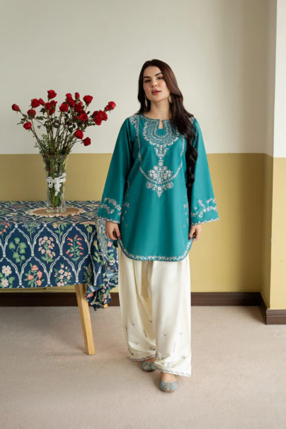 Urwa | Embroidered 2-Piece